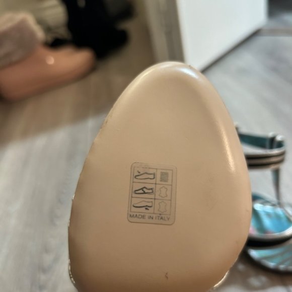 Gucci Black Mariska Satin T-Strap Pumps From Riverdale Wardrobe - Picture 8 of 15